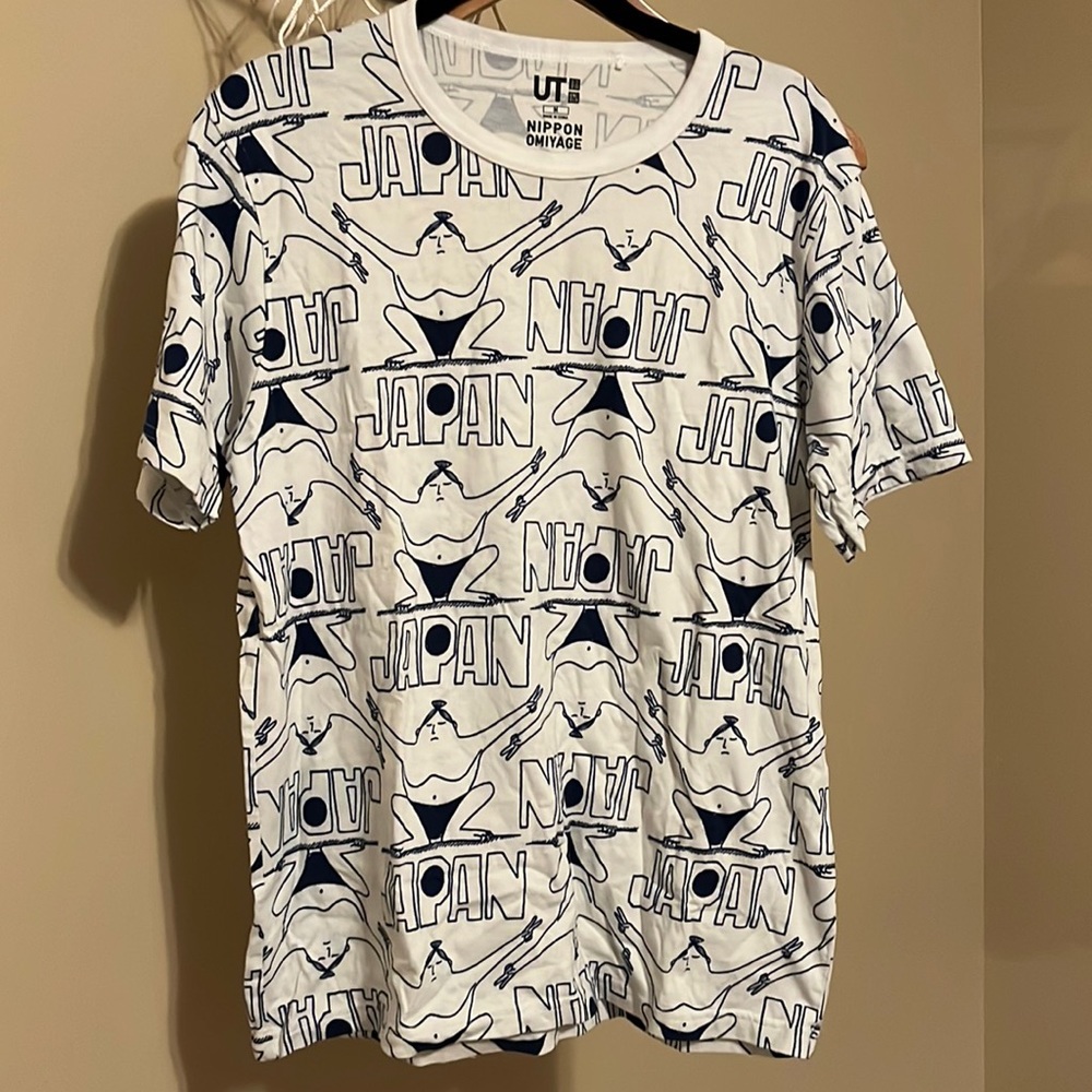 UNI QLO T-shirt with Japan /Sumo wrestler print